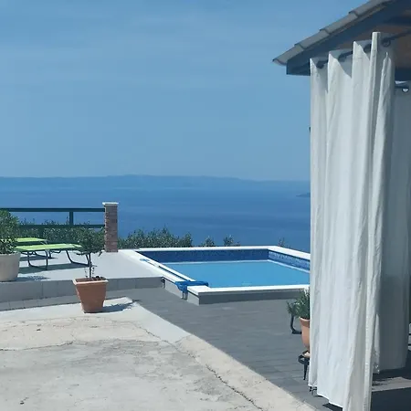 Family Friendly House With A Swimming Pool - 24636 Makarska