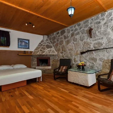Holiday home Family Friendly House With A Swimming Pool - 24636