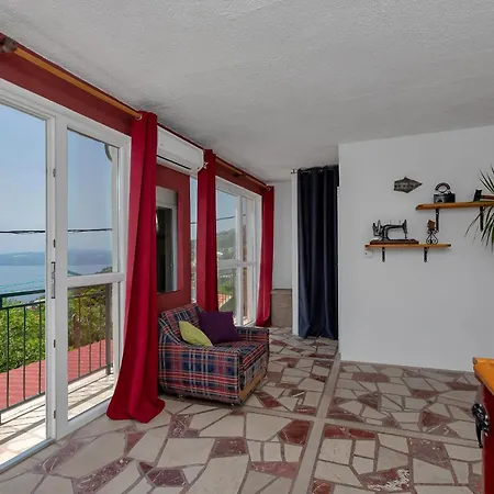 Family Friendly House With A Swimming Pool - 24636 Makarska