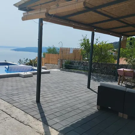 Family Friendly House With A Swimming Pool - 24636